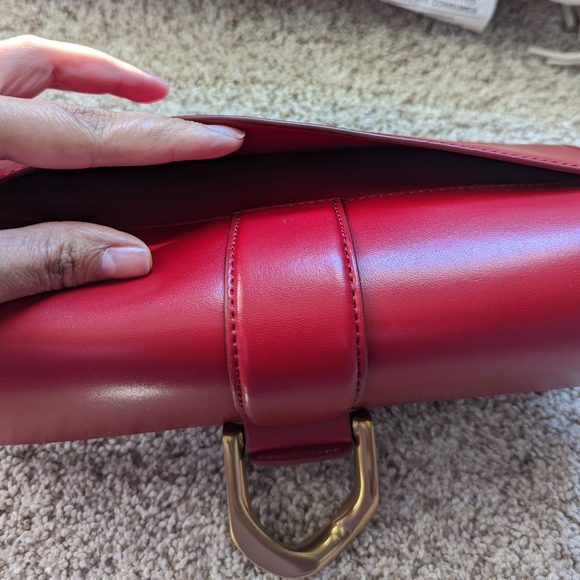 Charles & Keith Gold Buckle bag - Picture 3 of 8